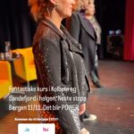 Märtha Louise Instagram - Vi i @dragonflies.global hadde to fantastiske kurs i helgen. Herlig energi og stormende jubel i Kolbotn og Sandefjord, der vi snakket om å stå støtt i seg selv i en kaotisk tid. Viktig budskap med alt som skjer i verden. Men dette er bare begynnelsen. Gleder oss til alt vi skal gjøre sammen. Første stopp er Bergen 11. november. Vi gleder oss! Få billetter på Ticketmaster.no. Kommer du?