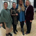 Märtha Louise Instagram - Tusen takk til alle som kom på workshop i helgen i Kolbotn og Sandefjord✨Her med herlige @chiomaacom som var med på workshop i Kolbotn. Neste workshop blir i Bergen 11.11! Vi har filmet og tatt masse bilder i helgen, følg med for flere drypp fra workshopen🖤