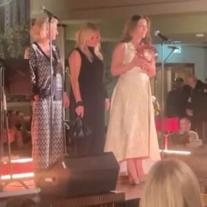 Märtha Louise Instagram - Wowowow!!! 
Thank you @ellenorge for awarding Hést “Business of the Year”!!! We are beyond proud and thankful. Hést means more to us than just a brand. I would love to share Hést’s story: 

It all started with a tragedy. My best friend, Esben Johannessen, died suddenly from pancreatic cancer in 2019. His wife @annebohagen and him had run the business together for years at the time of his death. He was a horse trainer, one of the best in Norway, and when he died, Anne Kari was left with two children, a farm, horses, dogs, no income and didn’t know where to turn. 

In her despair, she confided in her friend @monicautne who had had a dream since childhood of starting a fashion brand and suggested they start one together. Although none of them had experience in the field, Anne Kari said that it couldn’t get any worse than what it already was, let’s do it! They renamed Esben’s company and, to honor his legacy, called the brand Hést (hest means horse in Norwegian). 

As I was involved in Hést from the start  supporting Anne Kari through the loss of her husband, I partnered up with the two wonderful ladies after a while. 

We are proud to be a women lead company who focuses on inclusion, equality and intuition. We hope that Hést can inspire others to dare dream big and put dreams into action however hard life may be. 

We thank everyone who has supported us and believed in us through the process. Thank you to our wonderful team at Hést. You are worth your weight in gold! Each and everyone of you are so special and are a big reason why Hést is such a success. 
Thank you to all the retailers (94 in Norway and 100 abroad) who have taken the chance on an unknown brand and made Hést who we are today. And last but not least, thank you to all of you who love our brand, who wear our sweaters and clothes, who support us and share your love with us. 

Esben, this one is to you!! 
❤️❤️