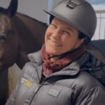 Märtha Louise Instagram – Tilbake i salen for en økt med en litt spretten Fetoucha etter en idé på julebordet i stallen😅💥 #hest360