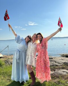 Märtha Louise Instagram - Gratulerer med dagen, Norge!! 🇳🇴🇳🇴🇳🇴
