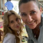 Märtha Louise Instagram – Kjære vakre jenta mi. 
Gratulerer så masse med 19-årsdagen, Leah. Du er en kraft i deg selv som aldri slutter å overraske. Du er et rivjern av en business kvinne, boss lady, med så mange fine prosjekter, tanker og ståsted i livet. Jeg er så utrolig stolt av alt du gjør og alt du får til. Du inspirerer meg hver dag. Er så uendelig glad i deg. Fortsett å være den morsomme, rare, gode, fine, dype og vise Leah. Du er bare akkurat som du skal være. 
Elsker deg 
❤️❤️❤️

Bilde 2 tatt av @thomasqvale