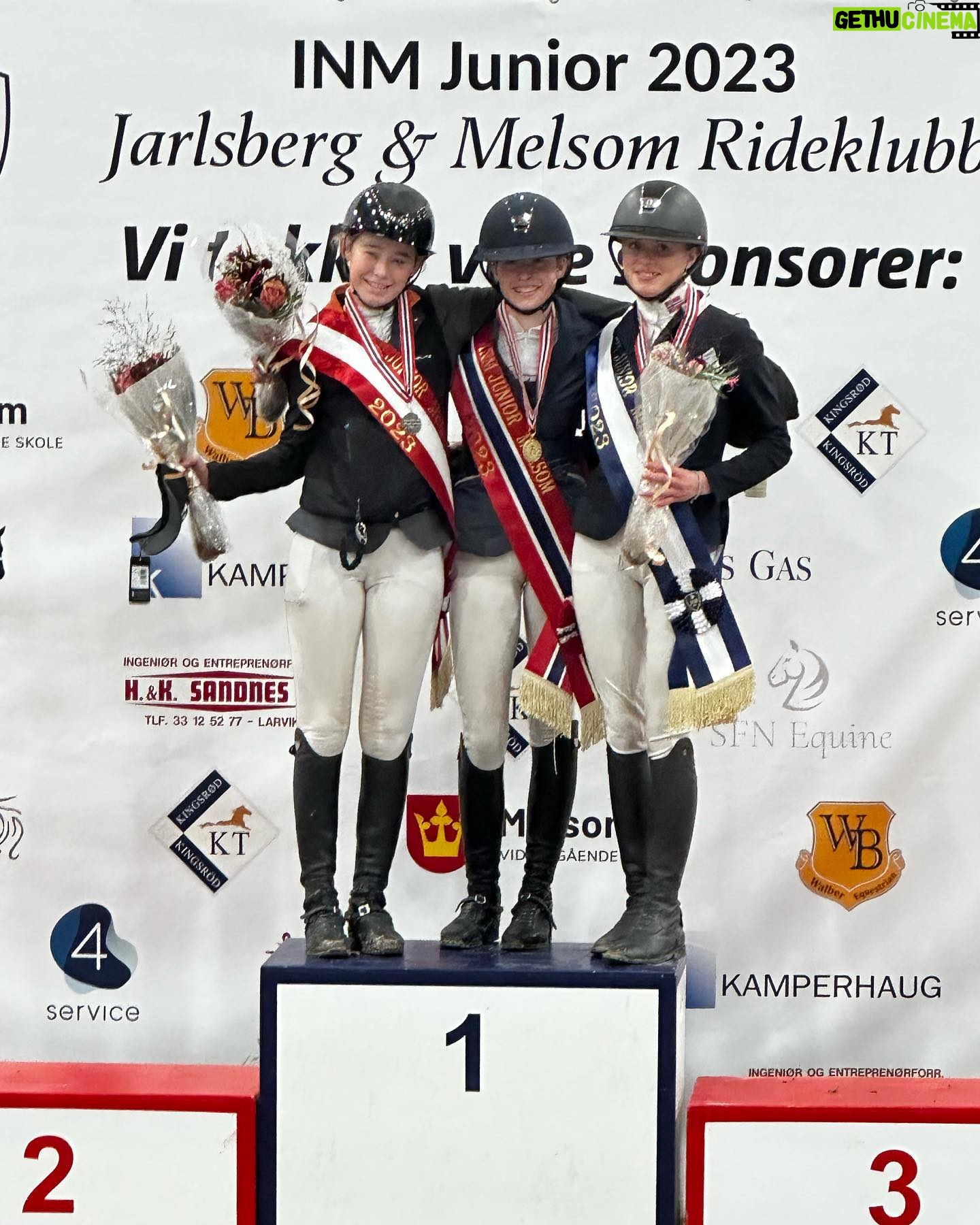 Märtha Louise Instagram - The horses have been great this weekend. The Indoor Norwegian Championship didn’t go quite our way with one down in each round, but we congratulate the winners whole heartedly: @amalielitland 🥇 @siri.endresen_ 🥈 @martinebsk 🥉 👏🇳🇴👏🇳🇴