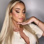 Mélissa Sbenn Instagram - Make up by me on @melsbenn 💕 #makeup #makeupartist #mua #glam #glow #sun