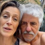 Mónica Antonópulos Instagram - Liliana y Ricardo le festejan el cumple sorpresa a Alberto, sus amigos de toda la vida también se juntaron a pesar de la calor…. Feliz cumple Alberto, que vivas siempre tu humor