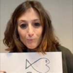 Mónica Antonópulos Instagram - ¿Cómo no caer en la tentación de las cosas que nos hacen mal? ¿Cómo ser libres y Fluir ? MARIQUITA S.O.S lxs leo ! Y en días respondo : Que tentaciones tienen que saben que les hacen mal ??? ✅