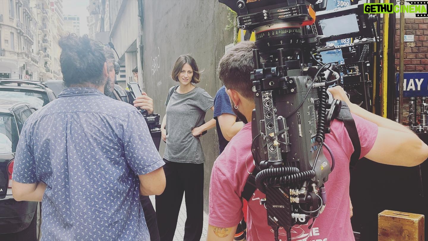 Mónica Antonópulos Instagram - Se filmo . Días intensos. Muchos aromas Calor. Policia Policia Gente linda. Dirigido y escrito @diegorobaldo @mayeroyer @cafe.shortfilm