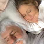 Mónica Antonópulos Instagram - UNA VIRAL - Liliana está decaída y Ricardo lo siente en el cuerpo, ella lo contiene a él y se hacen compañía “Si les gusta 👉 @streamsinfiltros