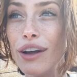 Mónica Antonópulos Instagram – Empezando a delinear el 2024. A los 73 años la tía de María le muestra que no todo está perdido.  Quien está empezando a pensar en emprender proyecto este 2024 ? Alguna que esté investigando esto ? #maria #emprendedora #empoderamento