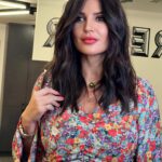 Müge Ulusoy Instagram – Renkler güzel göründü gözüme… Havalar da grileşmeden bu fotoğraflar burada yerini alsın o zaman.. 

#mügeulusoy
 #i̇stanbul