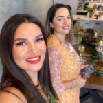 Müge Ulusoy Instagram – İstanbul’da hava kapalı ve içim daraldı, tüm gün evden çıkmadım.. #tbt günü, renkli, cıvıl cıvıl bir günümde çektirdiğimiz fotoğraflardan güzel anılar bırakalım buraya …

#mügeulusoy