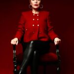 Müge Ulusoy Instagram - Bugün şöyle bir söze denk geldim: “ iyi niyetini kaybetmene gerek yok, kıymetini bilmeyen insanları kaybetmek yeter. “ O kadar haklı ki … #mügeulusoy