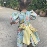 Müjgân Ferhan Şensoy Instagram – ~My best friend’s wedding~ 

13 yaşındayım, liselere giriş sınavı için bir dershaneye yazıldım, ilk gün sınıfa girdim, en arkada bir kız oturuyor “yanına oturabilir miyim, el yazın ne kadar güzelmiş” dedim, gülümsedi. Aynı liseyi kazandık ve o günden beri yan yanayız. Aradan 20 yıl geçti ve ben bu haftasonu onun düğününe kızımla gittim. 🥹💕🌸 Seni çok seviyorum Melom @melekgencer , mutluluğunuz daim olsun @eralp.vardar ✨✨✨