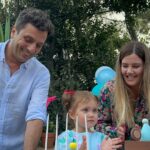 Müjgân Ferhan Şensoy Instagram - İyi ki doğdun güzel kızım, bu günü bizim için unutulmaz kılan @karavanconcept @karavankids @cutiecake.cafe @dreamup.balloons @lepetit.100 ve tüm misafirlerimiz, iyi ki varsınız! 🎈🌸💕 #pera2yaşında #reklamdeğildir