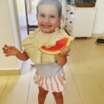 Müjgân Ferhan Şensoy Instagram - Canım kızım iki yıldır her an hayatımıza ışık saçıyorsun. Bize yaşattığın tarifsiz duygular için sana teşekkür ederim. İyi ki bizim kızımızsın, senin annen olduğum için çok şanslıyım. İyi ki doğdun, iyi ki varsın Pera’m! 🌸💕🥰🌼🧿🧿🧿 #pera2yaşında
