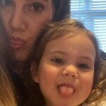 Müjgân Ferhan Şensoy Instagram – “Dante gibi ortasındayız ömrün!” Hoş geldin 35 yaşım, hoş geldin birden yüklenen Adile Naşit gülüşüm! “Senin doğum günün değil, ikimizin doğum günü!” dedi Pera. Bundan sonra hep bizim, hep ikimizin canım kızım!  İyi ki biz @cemoget! ❤️🥰🧿 #iyikidoğdunikimiz