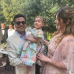 Müjgân Ferhan Şensoy Instagram – ~My best friend’s wedding~ 

13 yaşındayım, liselere giriş sınavı için bir dershaneye yazıldım, ilk gün sınıfa girdim, en arkada bir kız oturuyor “yanına oturabilir miyim, el yazın ne kadar güzelmiş” dedim, gülümsedi. Aynı liseyi kazandık ve o günden beri yan yanayız. Aradan 20 yıl geçti ve ben bu haftasonu onun düğününe kızımla gittim. 🥹💕🌸 Seni çok seviyorum Melom @melekgencer , mutluluğunuz daim olsun @eralp.vardar ✨✨✨