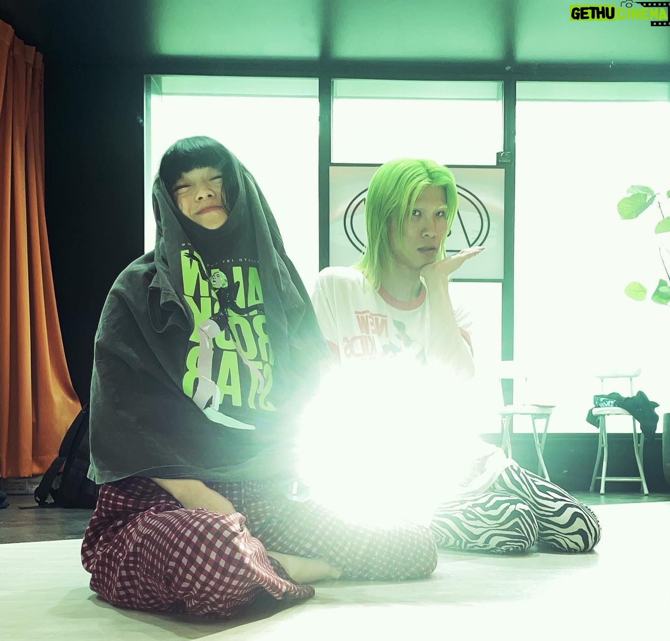 MIZYU Instagram - @alienrockstar_macoto @macthelonger ALIEN ROCKSTAR 💚 WE BELIEVE IN US