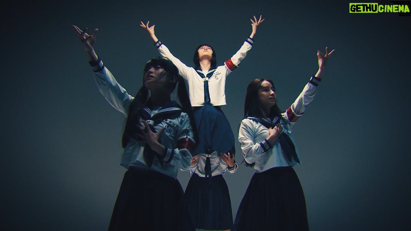 MIZYU Instagram - 新しい学校のリーダーズ 新曲【マ人間】 Music Video ☁️☁️ OUT NOW ON YOUTUBE 人間 人間 人間 マ マ マ 真 魔 間 マ マ マ人間 #マ人間 ▶️https://youtu.be/QTcAlJ8AJWk?si=wz8j6RejrwzvpXel MV Direction : Eri Yoshikawa Photography Direction : Hajime Yamazaki Drone : Michito Tanaka Hair&make up : YOUCA Music Produce: jon-YAKITORY Choreography : 新しい学校のリーダーズ ドラマ「警部補ダイマジン」オープニングテーマ🚨 #東京湾観音 #新しい学校のリーダーズ