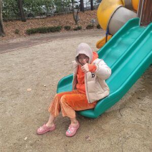 MMARY Instagram - 신랑이 자기가 발톱 색칠 해줘보면 안되냐 묻길래.
당연히 되지 한번 해쥬바^_^* ㅋㅋ
웬걸. 나름 잘하네? 

새해의 시작. 

사진 중간에 폭탄 있어요.