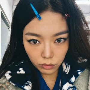 MMARY Instagram - 신랑이 자기가 발톱 색칠 해줘보면 안되냐 묻길래.
당연히 되지 한번 해쥬바^_^* ㅋㅋ
웬걸. 나름 잘하네? 

새해의 시작. 

사진 중간에 폭탄 있어요.