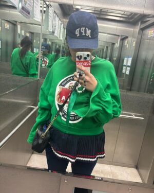 MMARY Instagram - 날 진심으로 위해주는 사람들을 요즘 계속 발견해요.
상황이 달라진 걸까 내 마음이 달라진 걸까.
감사할 따름입니다.

내가 귀여운 탓이기도?

야레야레

#mmary #못말리는아가씨