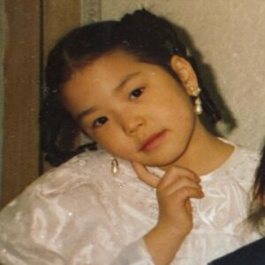 MMARY Instagram - 우람한 팔뚝 이슈.
운동회 꼭두각시 출때도 과몰입했던 말희.
태생적으로 예쁜척 엄청 좋아하는 말희.
이젠 꽤나 어른된(얼굴이) 말희. 
맘에드는 사진 싹다 모아올리는 맥락없는 말희.