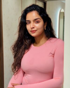 MV Namritha Instagram - Can never have enough pink 🎀