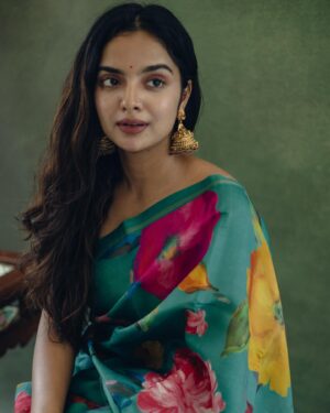 MV Namritha Instagram - 💛 

pictures by @sindhu_mohanraju