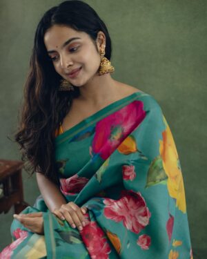 MV Namritha Instagram - 💛 

pictures by @sindhu_mohanraju