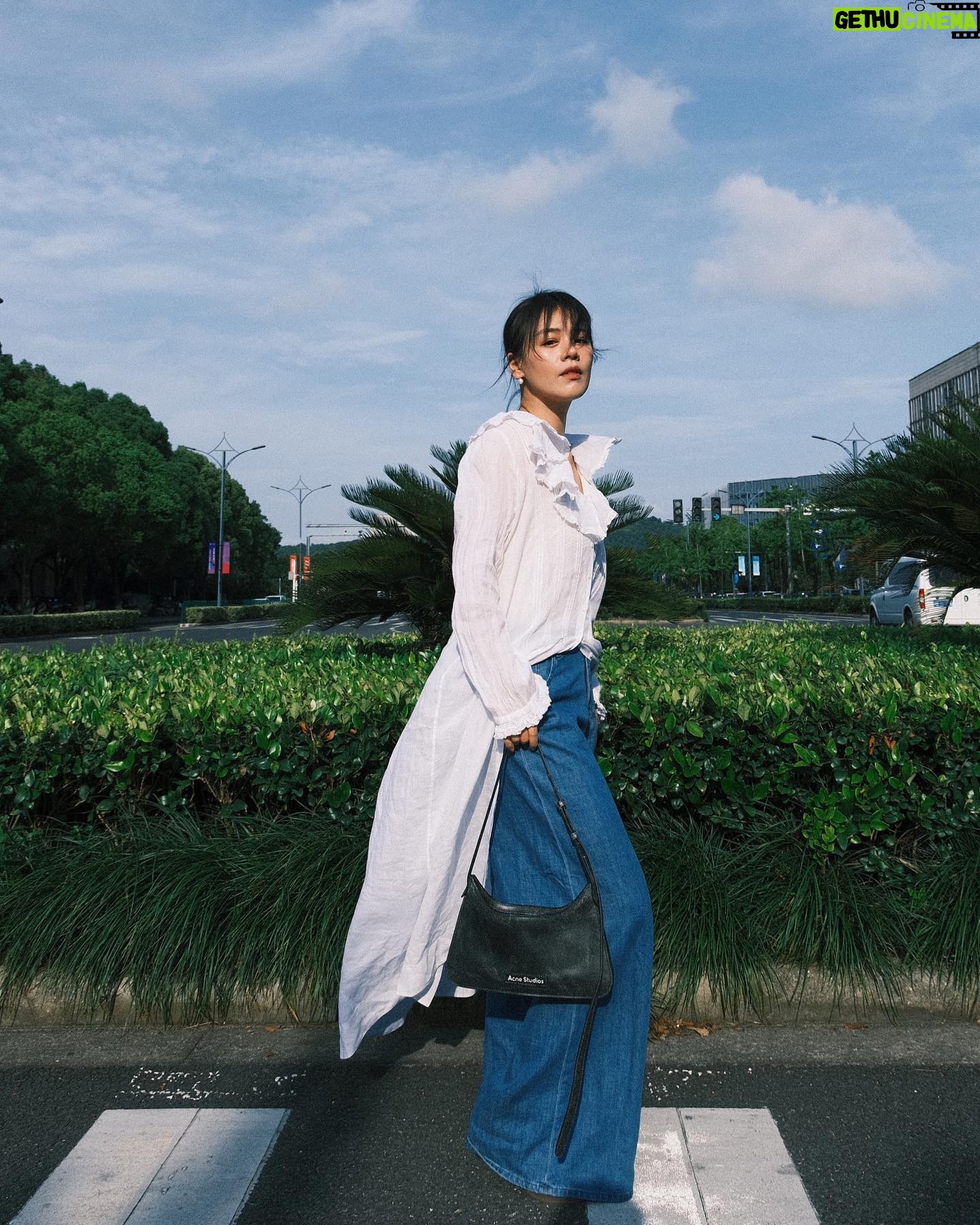 Ma Sichun - 5.6K Likes - for Acne
for summer