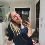 Maïka Desnoyers Instagram – Ça été une belle grosse semaine productive malgré ma toux qui semble vouloir ma peau.
Le soleil et la chaleur ont l’air de vouloir pointer le bout de leur nez, et ça.. ça fait du bien non?

Bon long week end de Pâques 🐣!!