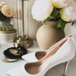 Maïka Desnoyers Instagram – Fut un temps pour je gambadais dans ces talons, et ce sans tomber.. oui oui 🤪!

Maintenant, ils servent de décoration 🥹

Avez-vous vu les nouveaux sous-verres de chez @fauvecollection . Ça aussi c’est une mautadine de belle déco 🤍

#faitauquébec #FauveCollection #Heel #feelgood