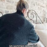 Maïka Desnoyers Instagram - Comme mars est le mois de la sensibilisation au sommeil, je voulais vous rappeler à quel point c’est important d’avoir un bon sommeil réparateur pour son bien-être général, mais aussi pour la gestion de notre stress ou tout simplement pour avoir l’énergie nécessaire pour affronter notre journée. C’est d’autant plus important dans des moments comme le passage à l’heure d’été où nous perdons une heure de sommeil. Conscient de l’impact potentiel sur leur santé et leur bien-être, @dormezvousqc s’engage à redonner à ses employés cette heure perdue par l’initiative « Le Mouvement Restez Couchés ». Le 11 mars, tous les magasins Dormez-vous du Québec ouvriront une heure plus tard que d’habitude, pour redonner aux employés l’heure de sommeil perdue. Vous aussi apprenez-en plus sur l’impact du changement de l’heure d’été et « Le Mouvement Restez Couchés » en visitant le site web de Dormez-vous! #DormezBien #commandité