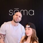 Maïka Desnoyers Instagram - SŌMA ST-HILAIRE est officiellement ouvert! Félicitations aux franchisés @annafraps et @tonywashington_official !!! @soma.fitclub.sthilaire