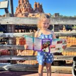 Maïka Desnoyers Instagram - BEAUCOUP de plaisir à Magic Kingdom. Une belle journée avec peu d’achalandage ( comparativement à d’habitude haha)! Chaleur, famille et bonheur! Les deux prochains jours seront des jours de repos à la piscine de l’hôtel 🤣