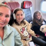 Maïka Desnoyers Instagram - Nos ptites faces heureuses reviennent au Québec !!! Retour à la réalité dès demain.. tournage de vendre ou rénover dès 7hAM à Laval. Pratique de hockey de Hayden à 6h30. Inscription d’un joli manoir à Granby Samedi et remplacement aux filles du lunch à @rythme1057 toute la semaine prochaine. Life is Good ♥️♥️♥️♥️
