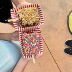 Maïka Desnoyers Instagram - Universal, ça été un plaisir de te revoir pendant 2 jours!! Constat de nos 2 jours à @universalorlando d - Anna est une machine de guerre qui fait TOUS les manèges - Livia est patiente ça aucun sens - Hayden et Eliott aiment mieux faire le party quand y a de la musique que de faire des manèges.. hein @hayden_latendresse 🤣 Je me couche carrément épuisée, mais aussi carrément heureuse.
