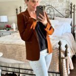 Maïka Desnoyers Instagram – Connaissez-vous la designer Québécoise @mlle_earth .. je viens de tomber sous le charme de trois de ces morceaux dont ce veston BEAUCOUP TROP PARFAIT!! Attendez de voir les autres morceaux 😍