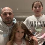 Maïka Desnoyers Instagram – Mon équipe @atypique.nonalc m’a demandé d’enregistrer une vidéo du trend « Je suis Atypique, bien sûr que… » Voici ce que ça a donné 🤣🤣 Je suis Atypique, bien sûr que je ne peux pas travailler de la maison… haha #BehindTheScene