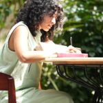 Maalavika Sundar Instagram – Been living and breathing music since I could walk, but there are times when a little spark could help me push myself. Here I’m stuck on a word for a new song, feels like it’s playing hide and seek with me!
Where can I find inspiration? Come with me. #musiclife #findingtheword
Video by @tellable.creative
Much love to my dearest @sabarivas who helped me pull this ♥️