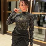 Maalavika Sundar Instagram - You got it, you flaunt it baby 🖤 My love to @harshitha_pragathi @wearhash @wanitaz_artistry and Ganesh for making me look like a boss lady… You have no clue how I felt on stage … Gonna keep trying more like this .. I love you guys ♥️ 📷 : who else can take better pictures than the one and only Nithuuuuu ♥️ @_nithyashree … #maalavikasundar #fashion #style #onlylove