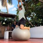 Maalavika Sundar Instagram - The most important thing is “TO PLAY”. As kids we have been exercising to be hard on ourself and to constantly keep proving. And to fail is committing sin. Our body and mind needs a very friendly and supportive approach to things and that’s when it loosens up. It’s ok to fail.. ur body and mind is everything to you. Take care of it with utmost care ♥️♥️ Lots of love to my support system @fit_o_crazy @evolving_lifee @amruthasrini @vinothkishan Sachin , Josh for all the love. You guys make life so much more beautiful and make me stronger ♥️♥️ ummaaaaaa #pushwithmaalu🏋️‍♂️