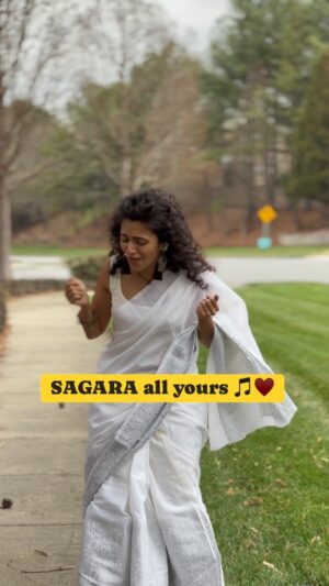 Maalavika Sundar Instagram - Another day, another video of my new song “SAGARA”
Have you added the song to your playlist? If not, do it right nowwwwww 🎵🎵🧚🏼‍♀️

Sagara link in Bio 🔗

My namaskarams to Sri M.D. Ramanathan for such beautiful lyrics 🙏🏾
Music Producer : @rajpandit17 
Mix and Master : @ajinkyadhapare 

#maalavikasundar #classicalfusion #indie #onlylove