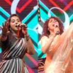 Maalavika Sundar Instagram – One pattaassss performance with the Uber talented @maanasi.k for our dear Srilanka Makkal ♥️♥️ 
Love to @musicsanthosh Anna and @dhee___ for the kick ass song. We had soooooo much fun performing this ♥️♥️♥️

Music arrangement and production by @smithasher.mp3 . Do check out his amazing work and send him ur love ♥️

📸 : my very dear crazily talented chella kutti brother @manish_ravie ♥️

Love to @themadrascommune @kuzhu__ @kashtagramm for organising some crazy concerts . Full power up guys . I love you ♥️♥️♥️♥️

Let us know how u liked our performance 😬😬☺️☺️
Only love ♥️

#super4 #performance #fun #gig