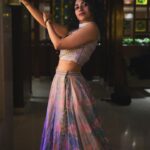 Maalavika Sundar Instagram – Heyyyyyyy !!!!

Loved collaborating with @bandananarulaofficial ♥️ you guys have a fantastic collection … lots of love 🧡 

@manish_ravie killer pictures da … Vera maari ♥️♥️

Thank you @beingroofa for putting this together for me… you are amazing ♥️

#onlylove