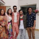 Maanvi Gagroo Instagram - #4yrsOfShubhMangalZyadaSavdhaan #SMZS I will never stop thinking this is an iconic film! And I will never stop thanking my stars for making me a part of it. Thank you @hiteshkewalya @aanandlrai @castingbay for giving me #Goggle and with that, this family beyond family. I love you guys @neena_gupta @gajrajrao @manurishichadha @sunita_rajwar @pankhuri313 #neeraj @jitendrak1 & @ayushmannk The Tripathi family… still going strong. 🤞🏽🧿 #photodump Artwork @ooee.ma