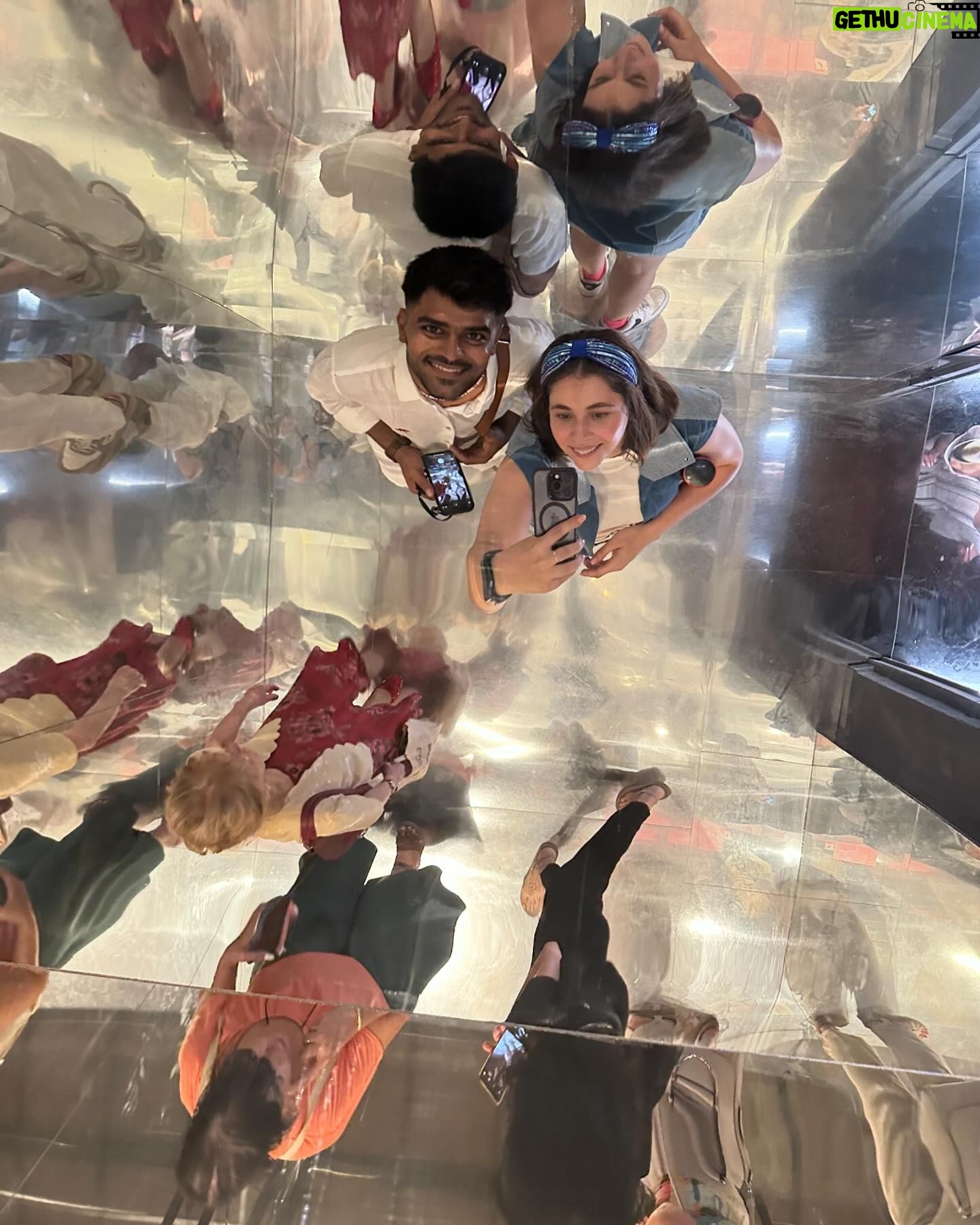 Maanvi Gagroo Instagram - ‘Felt cute. Won’t delete later.’~ art gallery edition #beingartsy #artshow #buraka