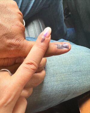 Maanvi Gagroo Instagram - Voted for humanity, for scientific temper. Voted for education, for jobs. Voted for women safety, for accountability. 
It’s cool to vote, it’s cool to care, it’s cool to be responsible.
Go vote!! #votemumbai 
Jai Hind, jai democracy! 🇮🇳🇮🇳

Huge shoutout to @mumbaipolice , polling booth staff & all the volunteers sticking it out in the heat to make the entire process smooth & wrinkle free for us. Respect 🫡

#election2024 #everyvotecounts #itsaprivilege