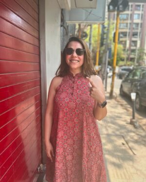 Maanvi Gagroo Instagram - Voted for humanity, for scientific temper. Voted for education, for jobs. Voted for women safety, for accountability. 
It’s cool to vote, it’s cool to care, it’s cool to be responsible.
Go vote!! #votemumbai 
Jai Hind, jai democracy! 🇮🇳🇮🇳

Huge shoutout to @mumbaipolice , polling booth staff & all the volunteers sticking it out in the heat to make the entire process smooth & wrinkle free for us. Respect 🫡

#election2024 #everyvotecounts #itsaprivilege